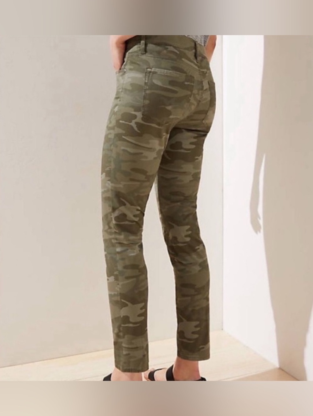 Loft Camouflage Green Marisa Pant, Size 8